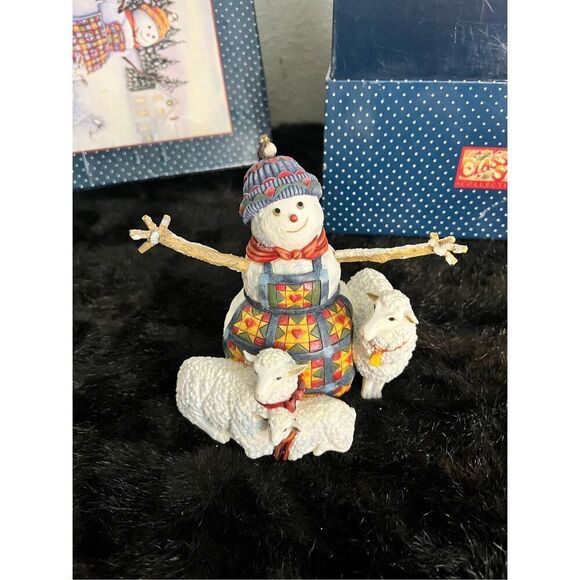 Connie Bieber 'Snowy Embrance' First Edition 1999, Number 1, Figurine New Christ
